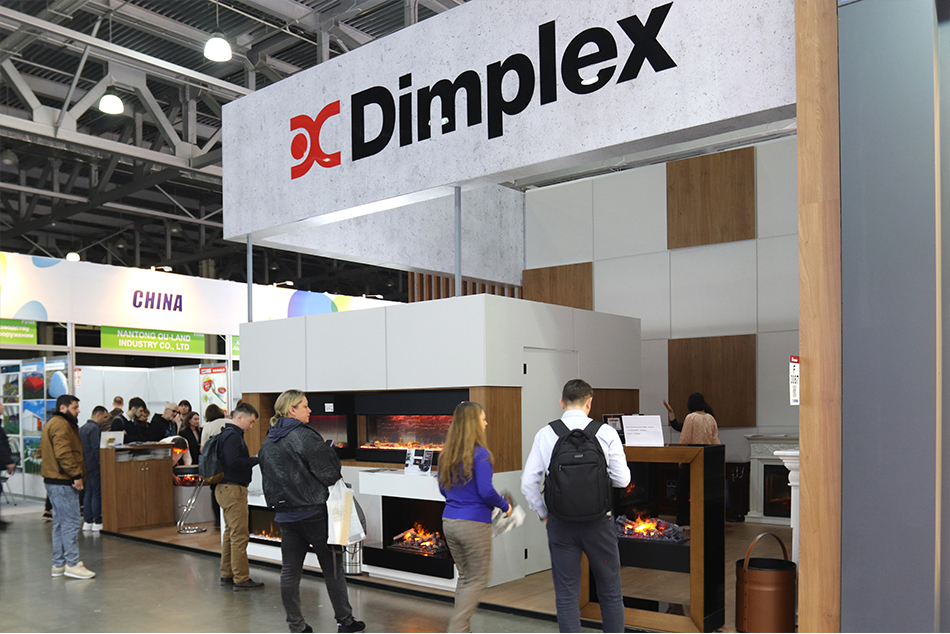 Стенд с каминами на выставке Mosbuild 2022