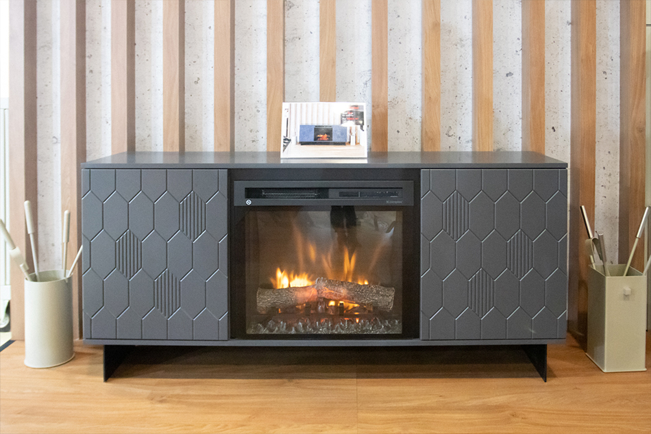 Камин Dimplex серии XHD на выставке "Мебель 2021" Камин Dimplex серии XHD